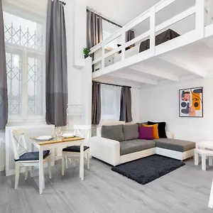 Holidays Apartman